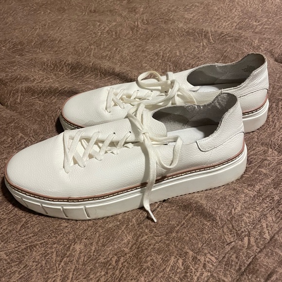 White Leather Sneakers Vince Camato size 11 - Picture 1 of 8